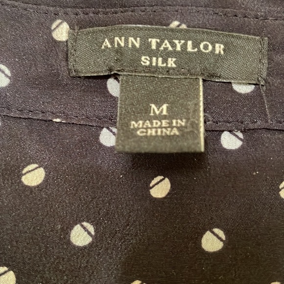 Ann Taylor navy print silk blouse size M - Picture 4 of 5